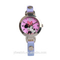 Reloj de bebé rosa con correa de cuero suave de Mickey Mouse